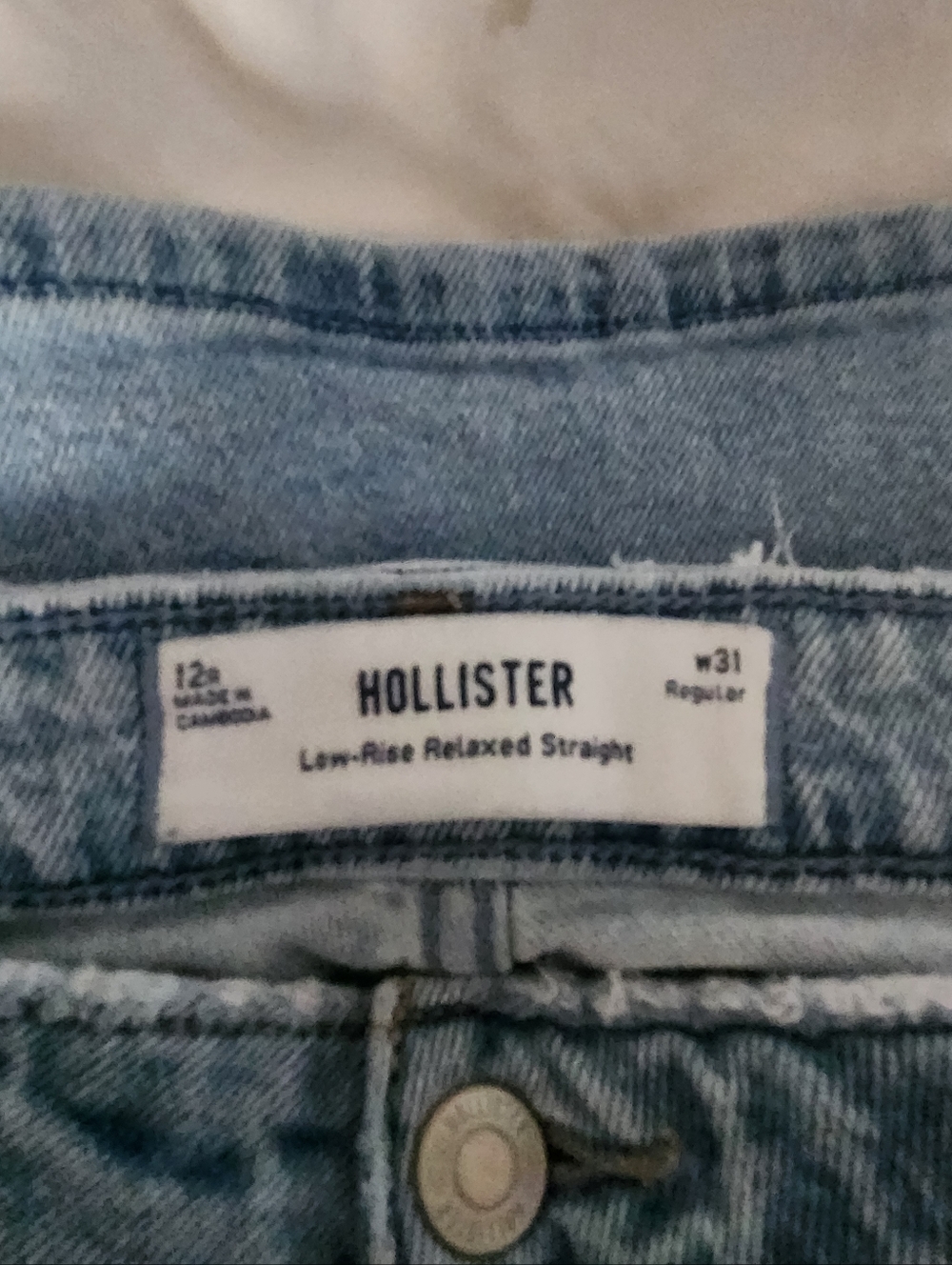 Hollister Light Blue Relaxed Straight Jeans, Size 31